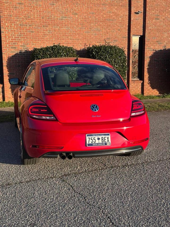 Volkswagen Beetle 2.0T SE 2019