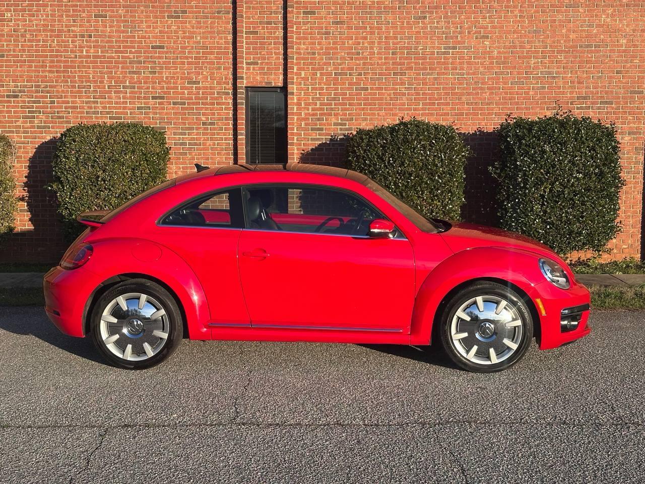 Volkswagen Beetle 2.0T SE 2019