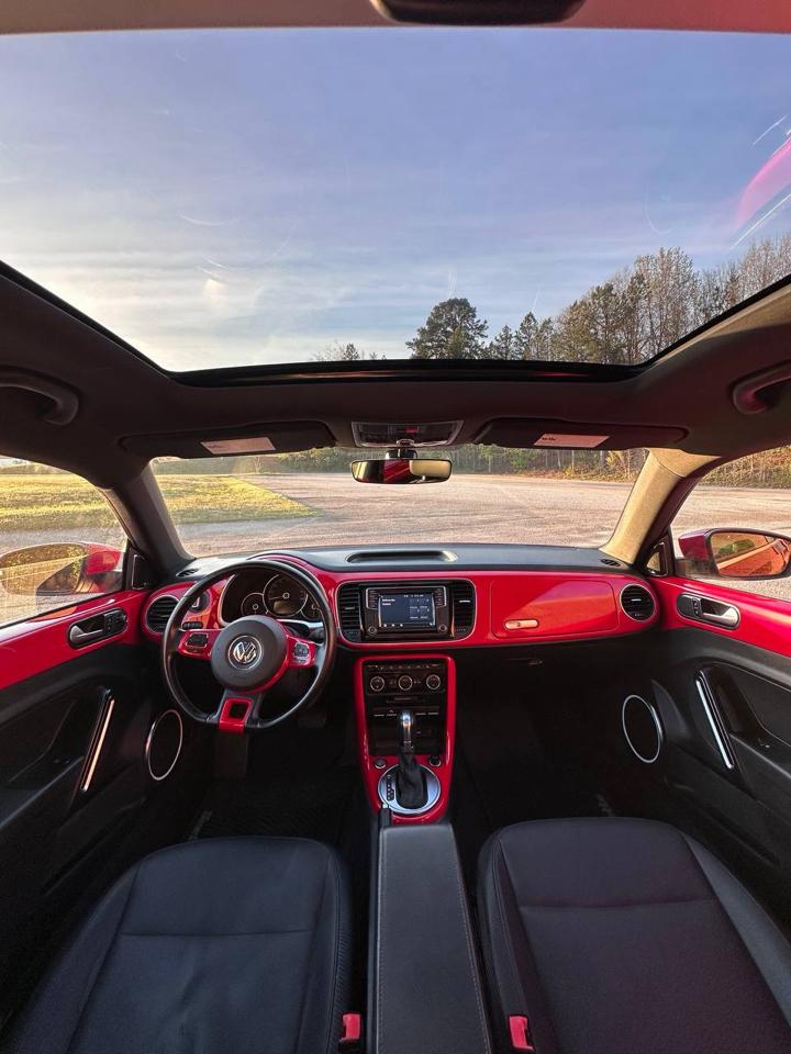 Volkswagen Beetle 2.0T SE 2019