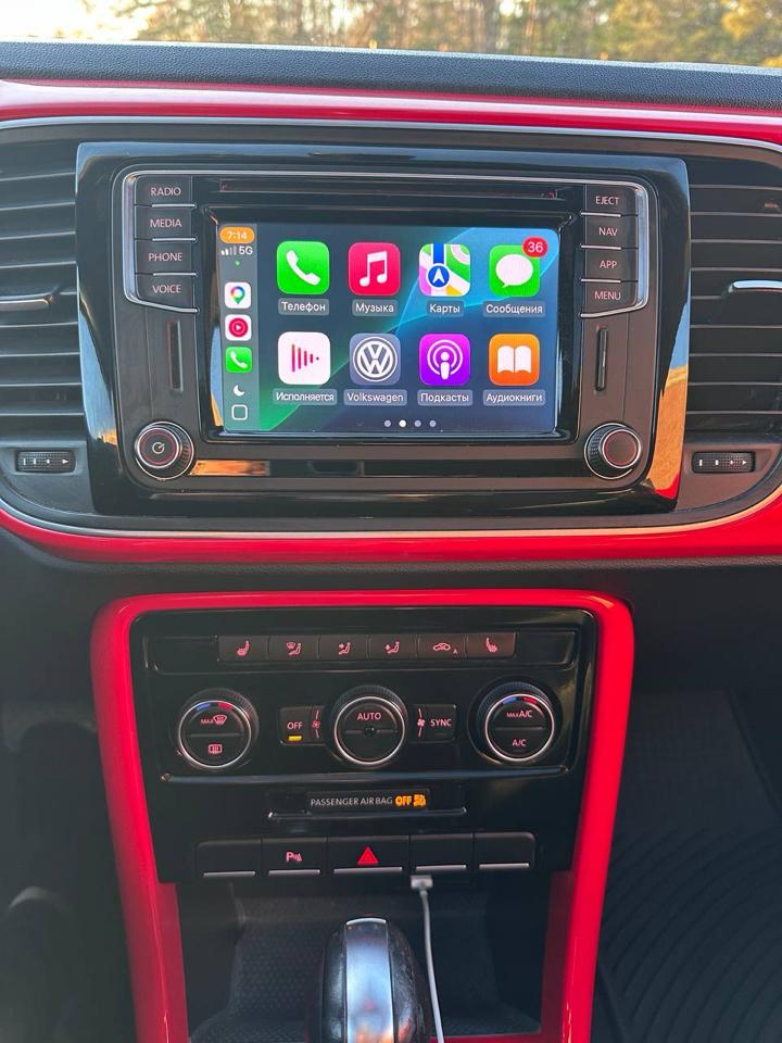 Volkswagen Beetle 2.0T SE 2019