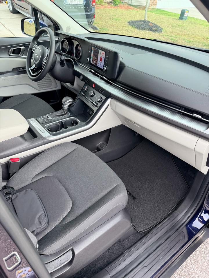 Kia Carnival LX Seat Package 2024