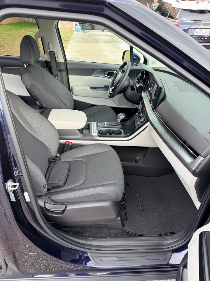 Kia Carnival LX Seat Package 2024