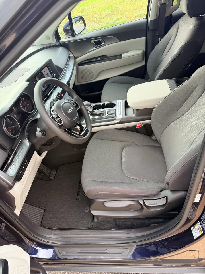 Kia Carnival LX Seat Package 2024
