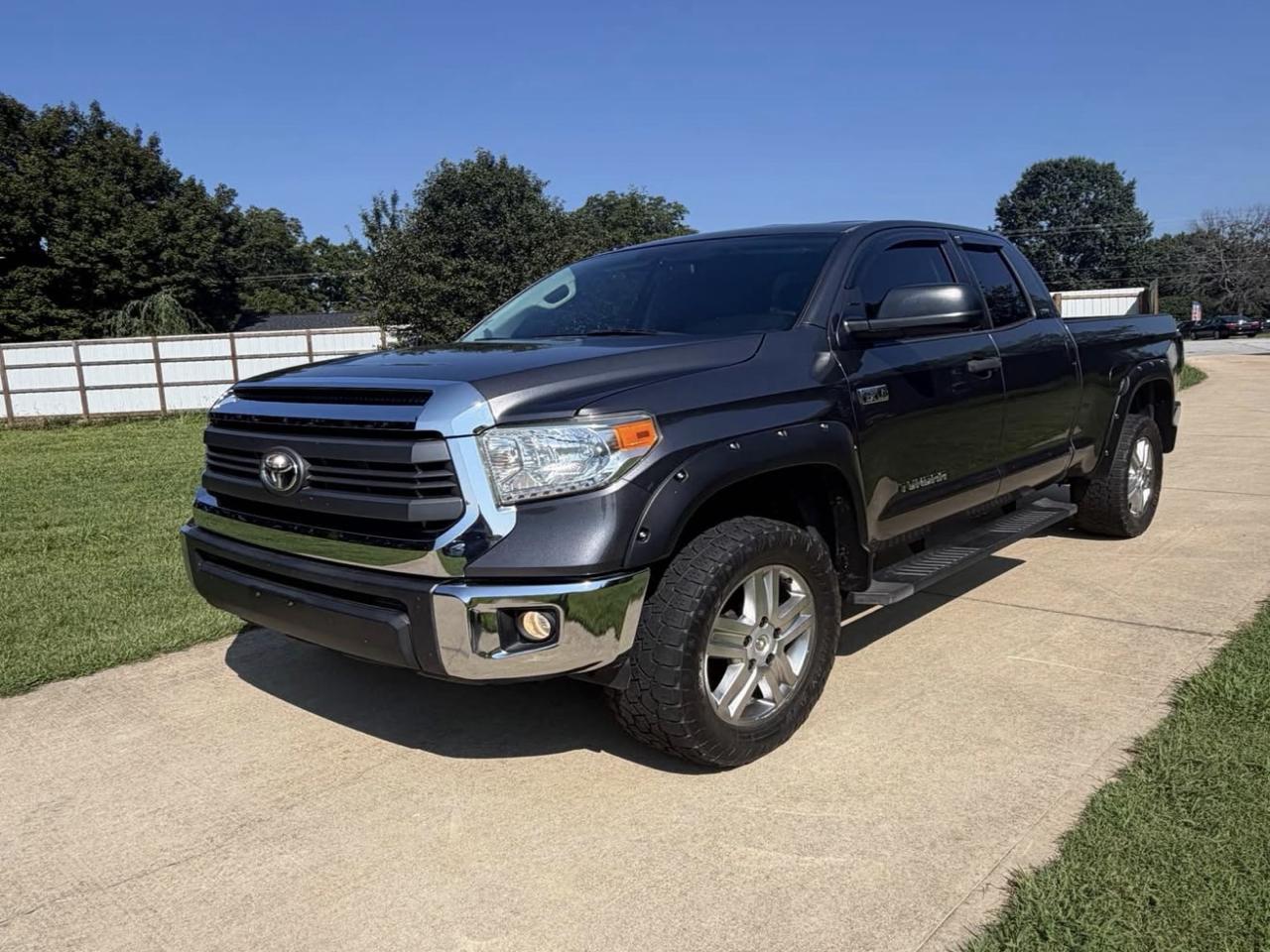 Toyota Tundra SR5 5.7L V8 Double Cab 2WD 2015
