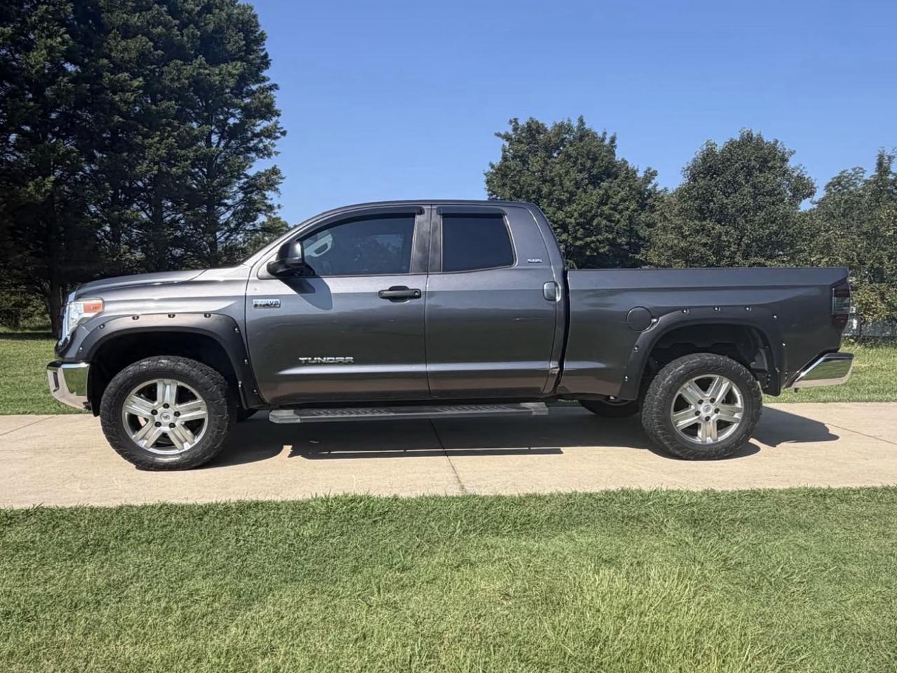 Toyota Tundra SR5 5.7L V8 Double Cab 2WD 2015