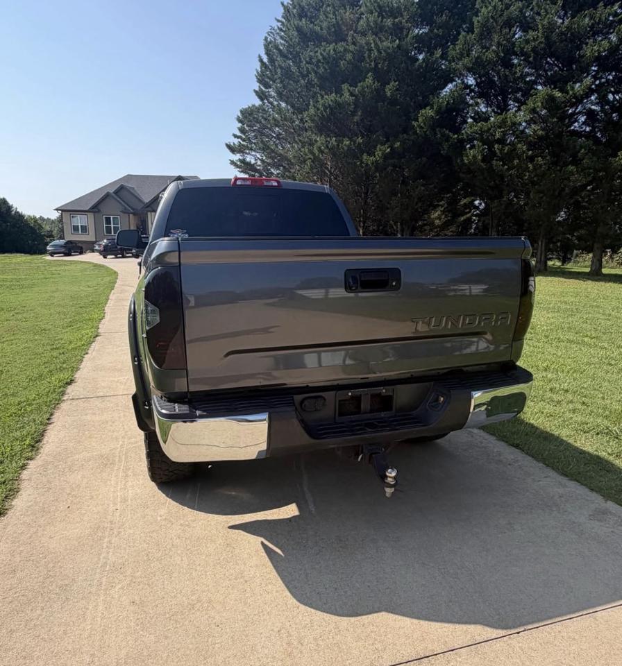 Toyota Tundra SR5 5.7L V8 Double Cab 2WD 2015