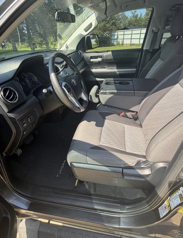 Toyota Tundra SR5 5.7L V8 Double Cab 2WD 2015