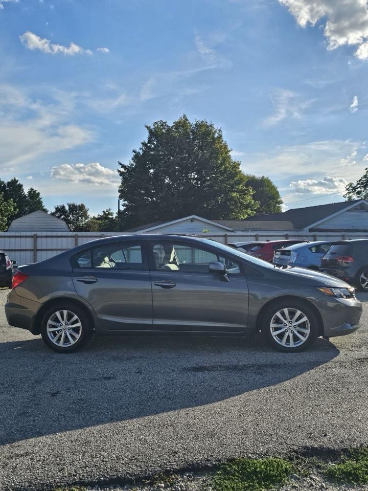 Honda Civic EX Sedan 5-Speed AT 2012