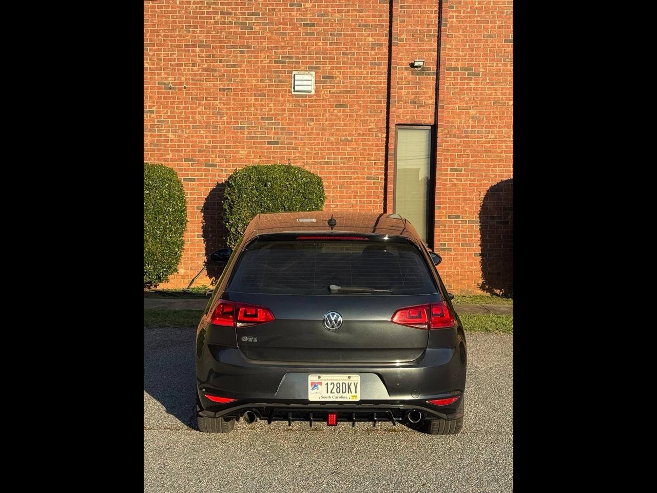 Volkswagen Golf GTI S 6A 4-Door 2017