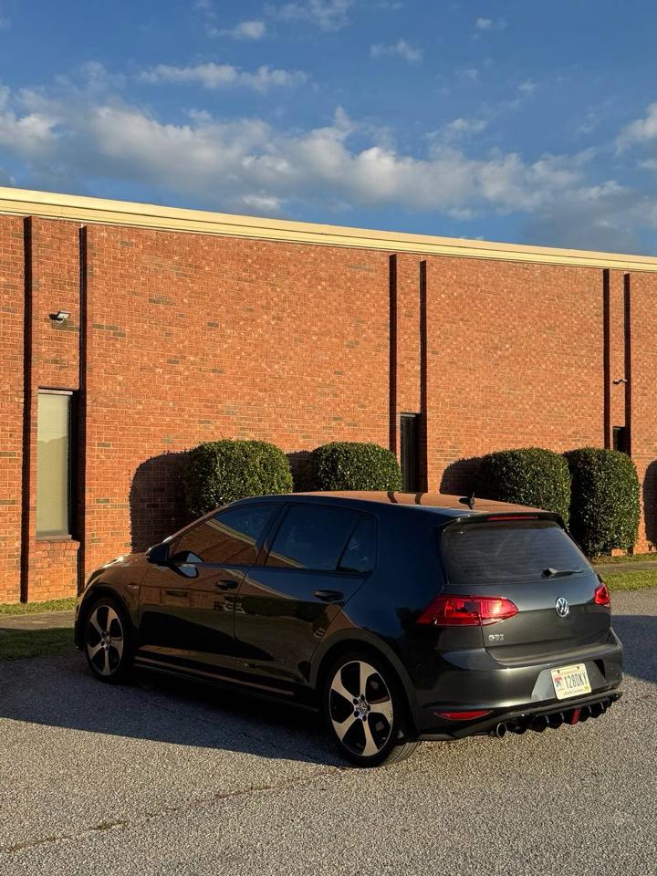 Volkswagen Golf GTI S 6A 4-Door 2017