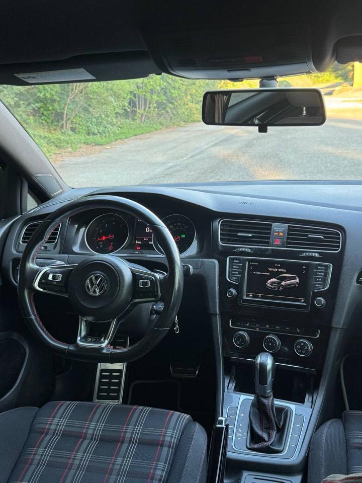 Volkswagen Golf GTI S 6A 4-Door 2017