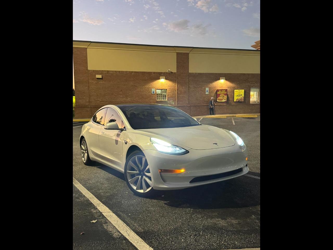 Tesla Model 3  2020