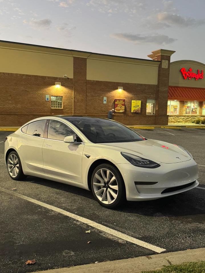 Tesla Model 3  2020