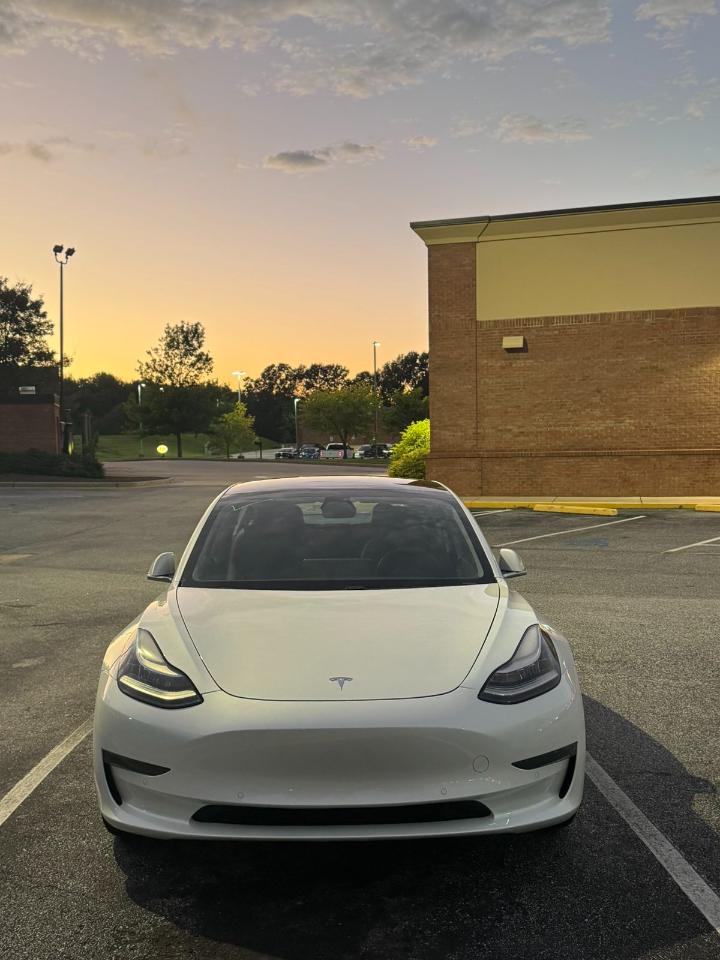 Tesla Model 3  2020