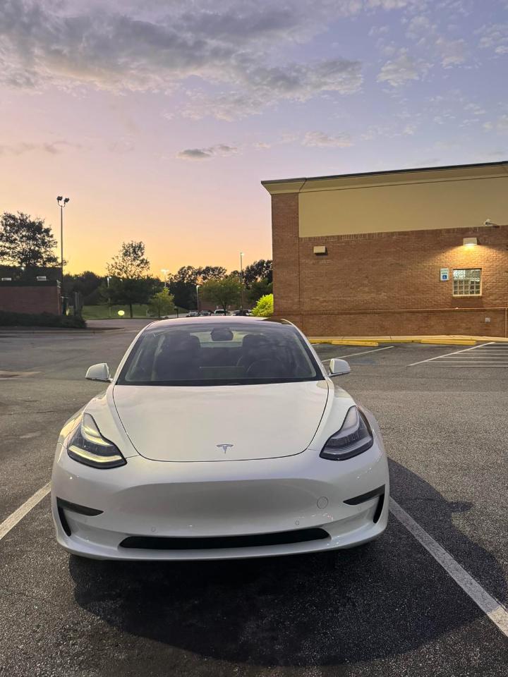 Tesla Model 3  2020