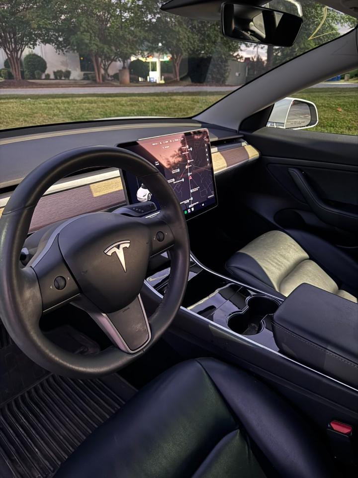 Tesla Model 3  2020