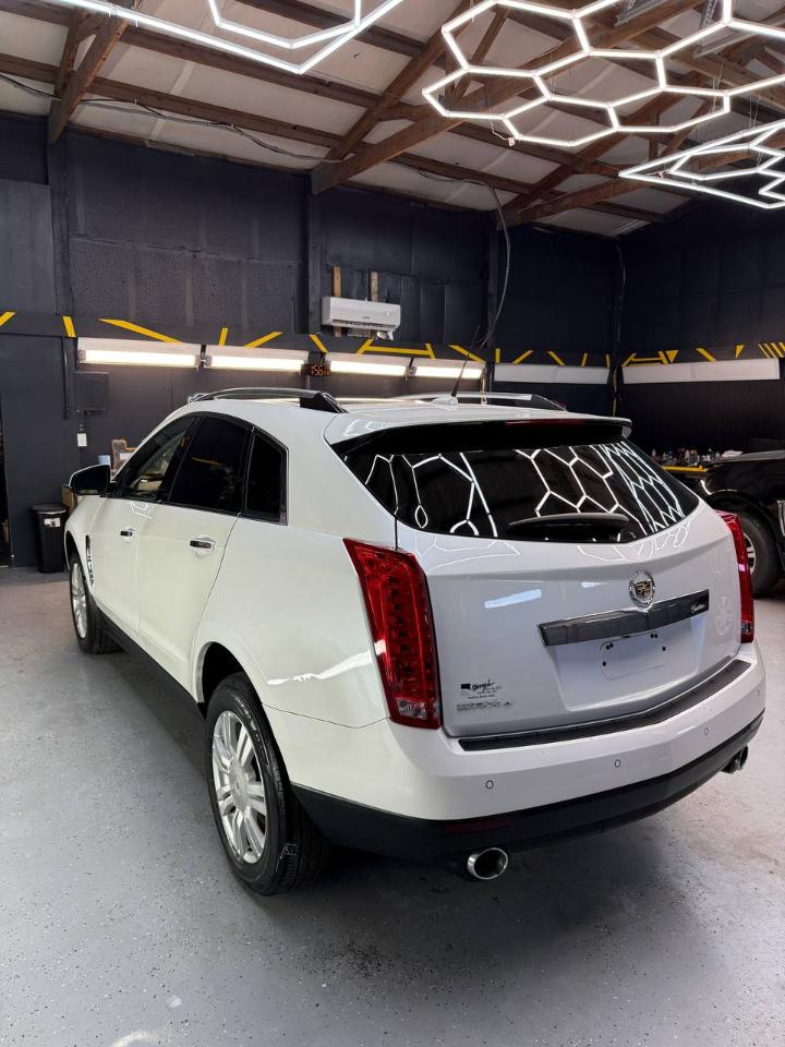 Cadillac SRX Luxury Collection AWD 2010