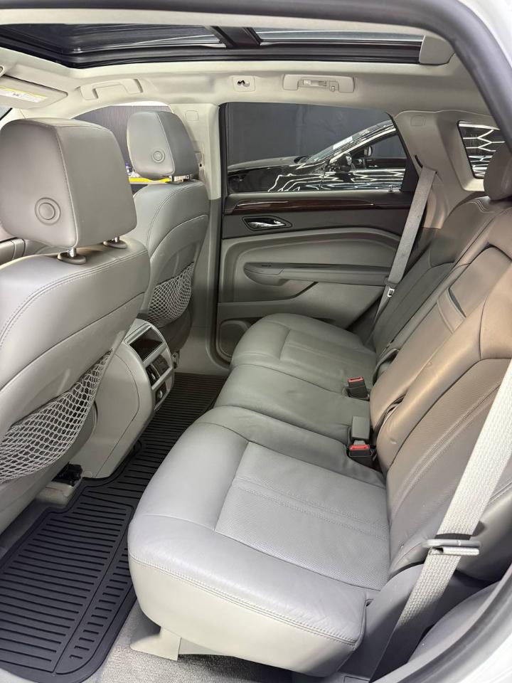 Cadillac SRX Luxury Collection AWD 2010