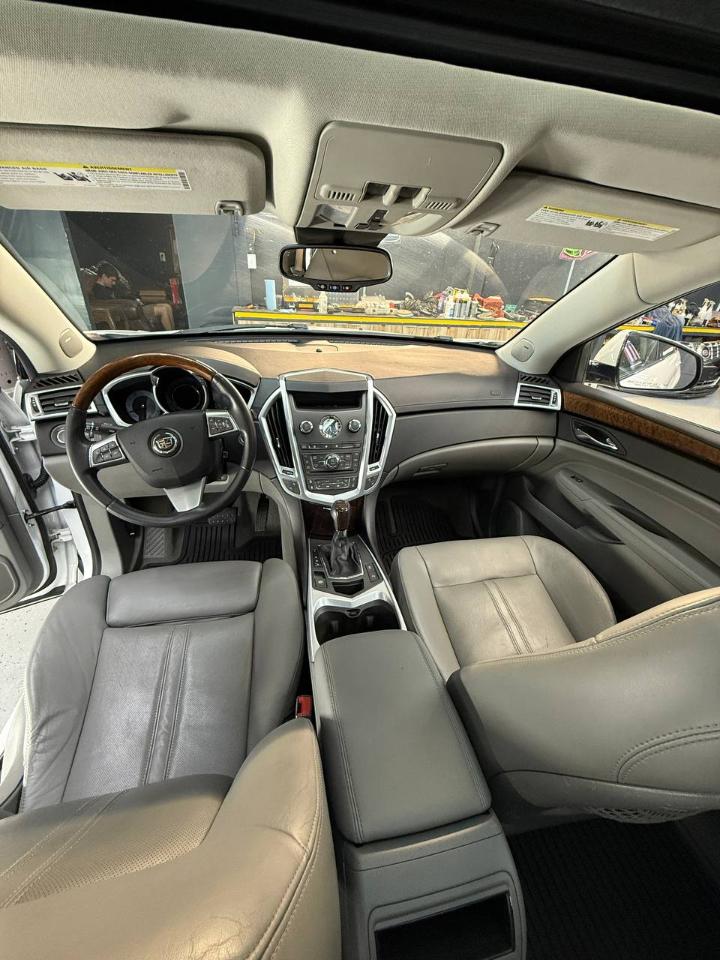 Cadillac SRX Luxury Collection AWD 2010