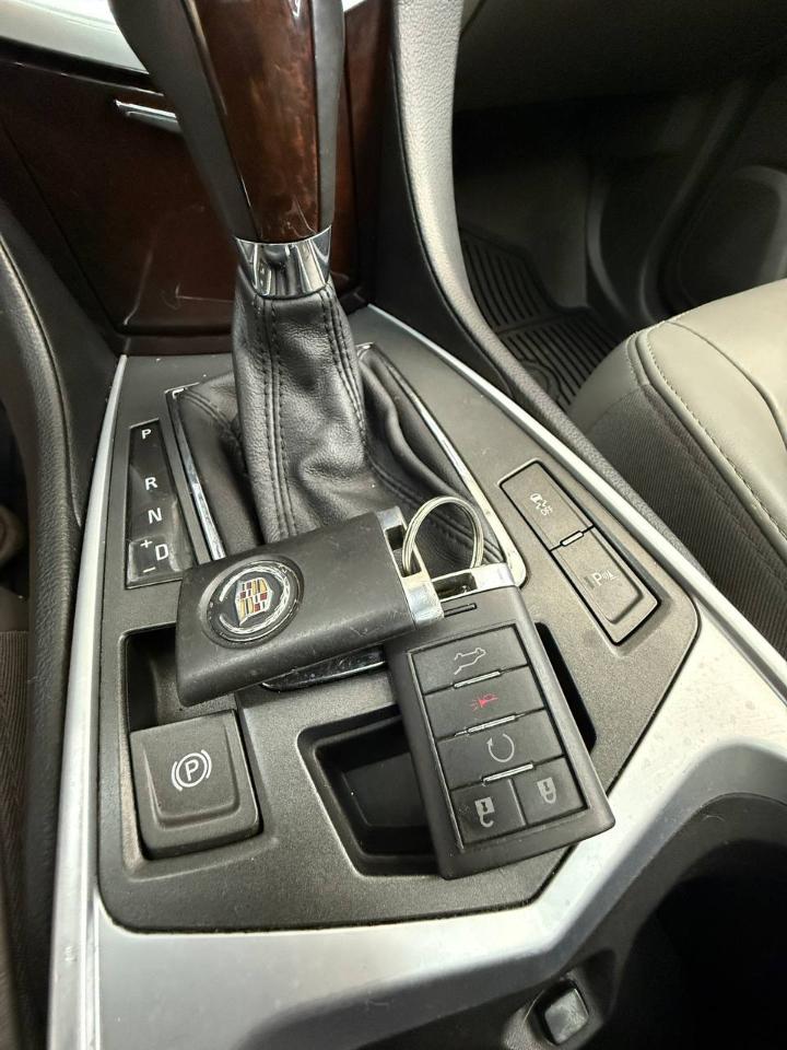 Cadillac SRX Luxury Collection AWD 2010