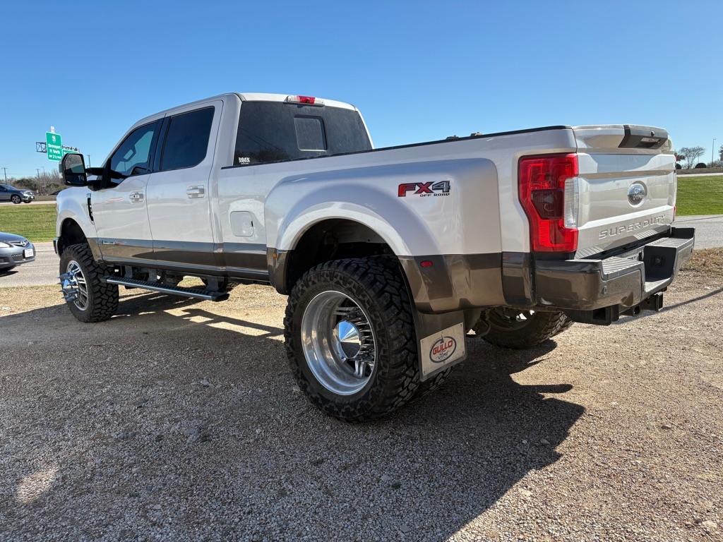 Ford F-350 SD Lariat Crew Cab Long Bed DRW 4WD 2017