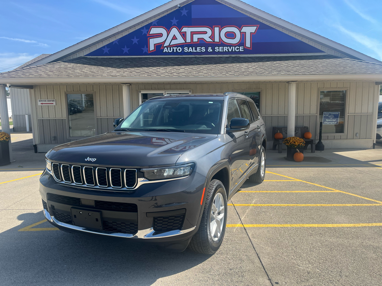 2023 Jeep Grand Cherokee L Laredo 4WD
