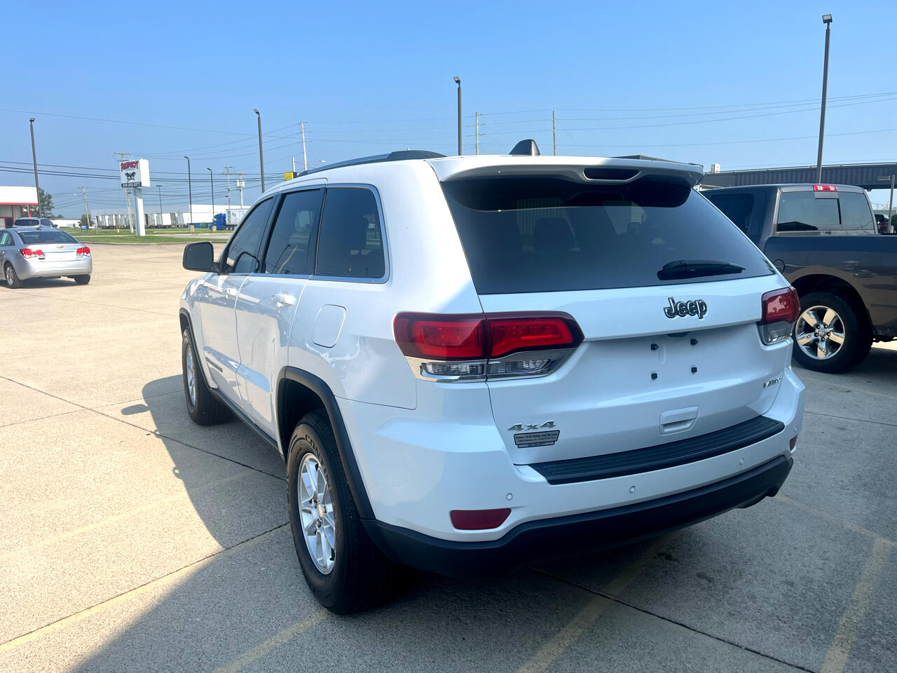 2020 Jeep Grand Cherokee Laredo photo 5