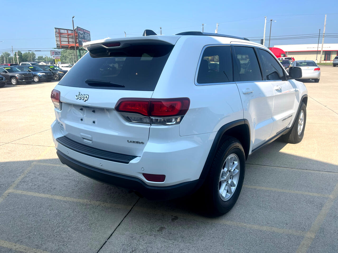 2020 Jeep Grand Cherokee Laredo photo 6