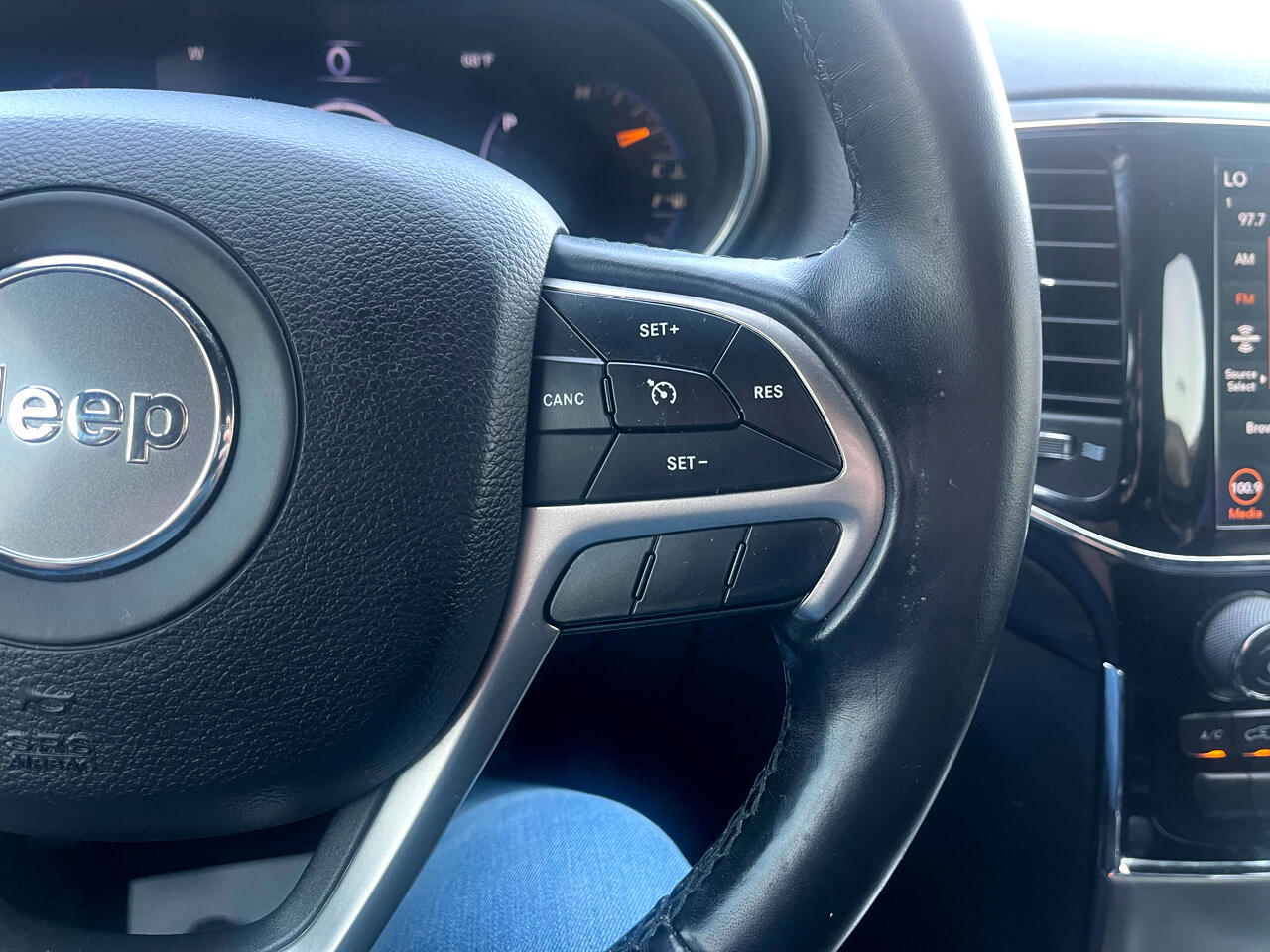 2020 Jeep Grand Cherokee Laredo photo 13