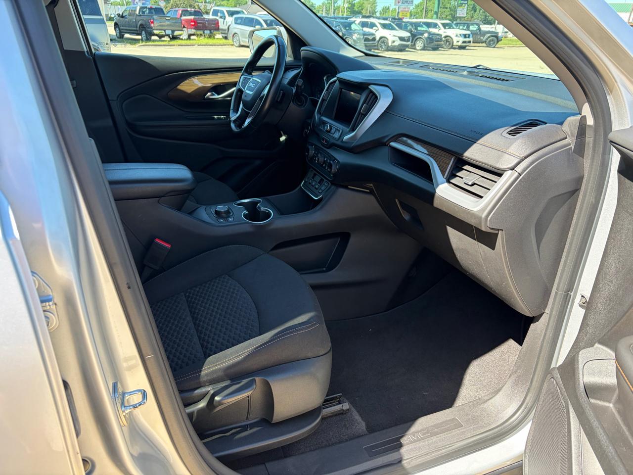 2020 GMC Terrain SLE - Photo 9