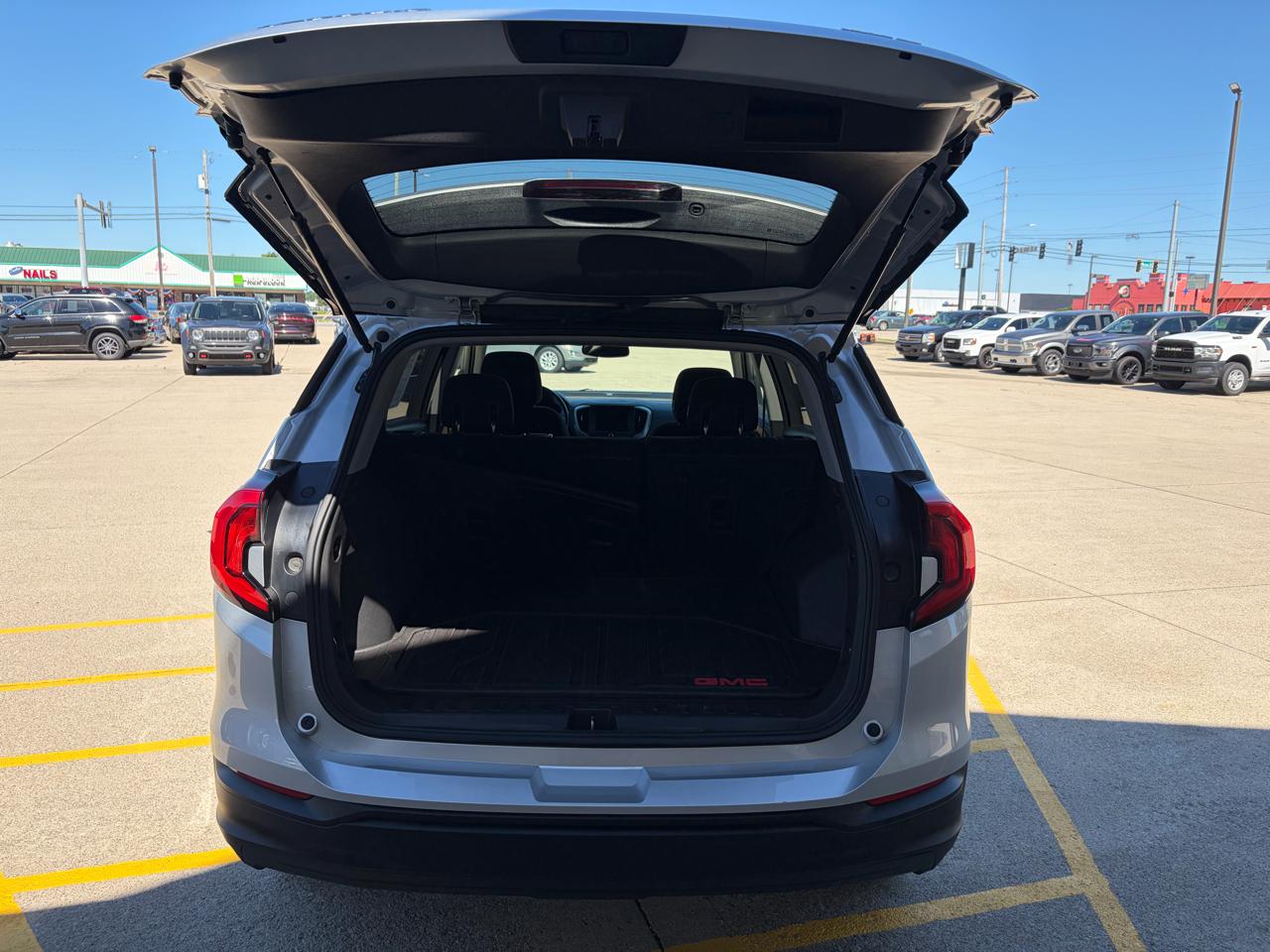 2020 GMC Terrain SLE - Photo 11