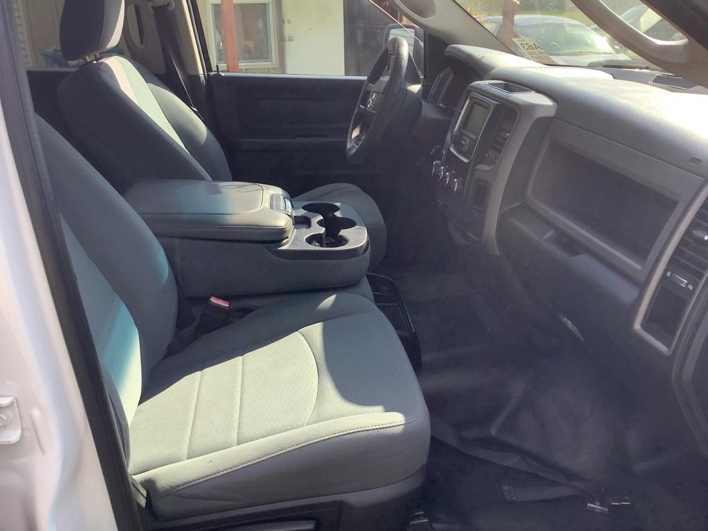 RAM 1500 Tradesman Crew Cab SWB 4WD 2017