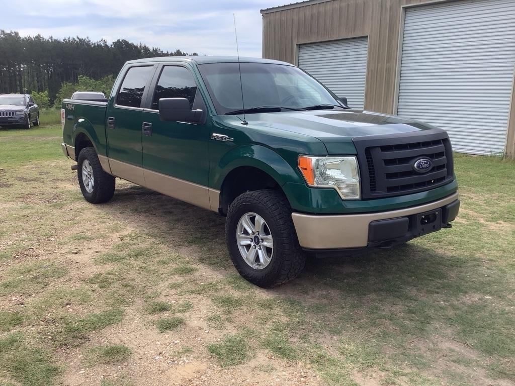 Ford F-150 XL SuperCrew 5.5-ft. Bed 4WD 2010