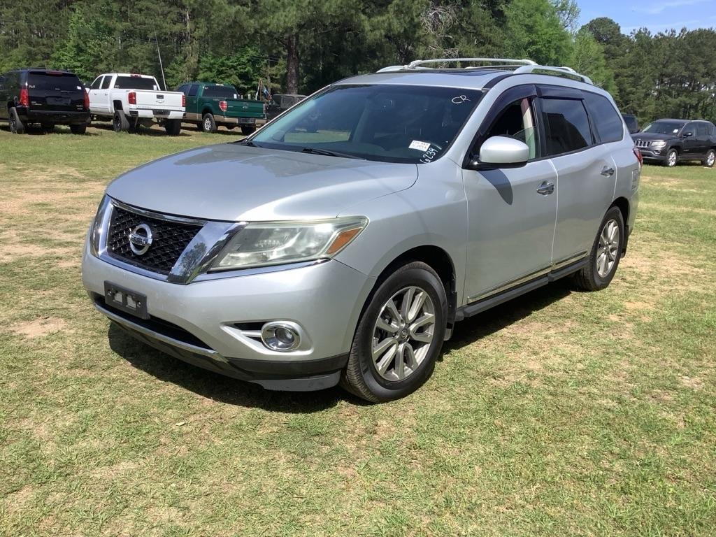Nissan Pathfinder S 2WD 2014