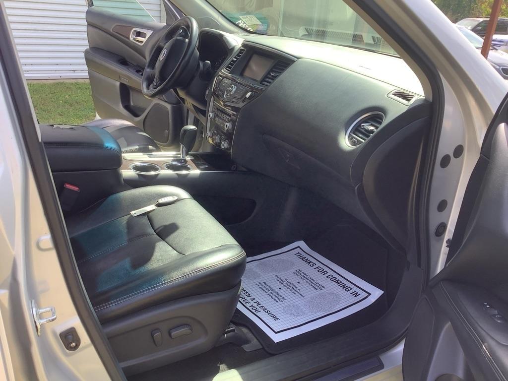 Nissan Pathfinder S 2WD 2014