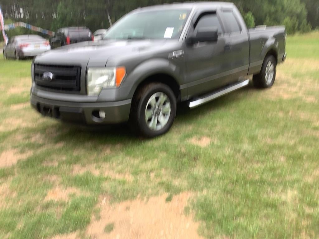 Ford F-150 XL SuperCab 8-ft. Bed 2WD 2013