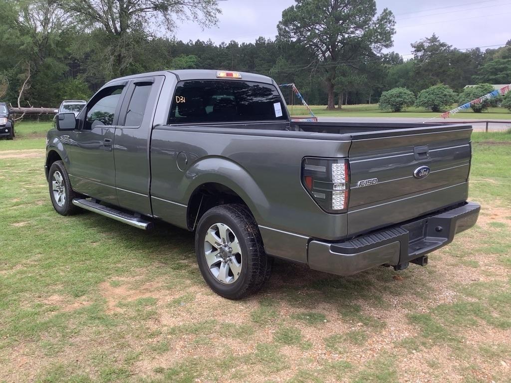 Ford F-150 XL SuperCab 8-ft. Bed 2WD 2013