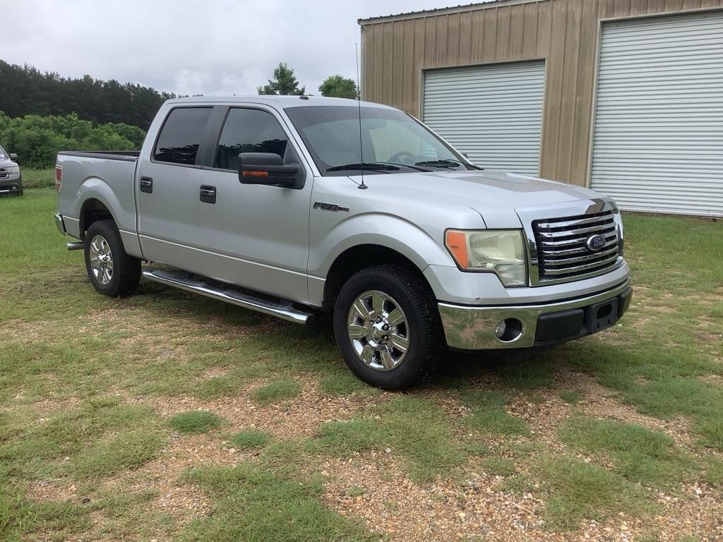 Ford F-150 XL SuperCrew 5.5-ft. Bed 2WD 2010