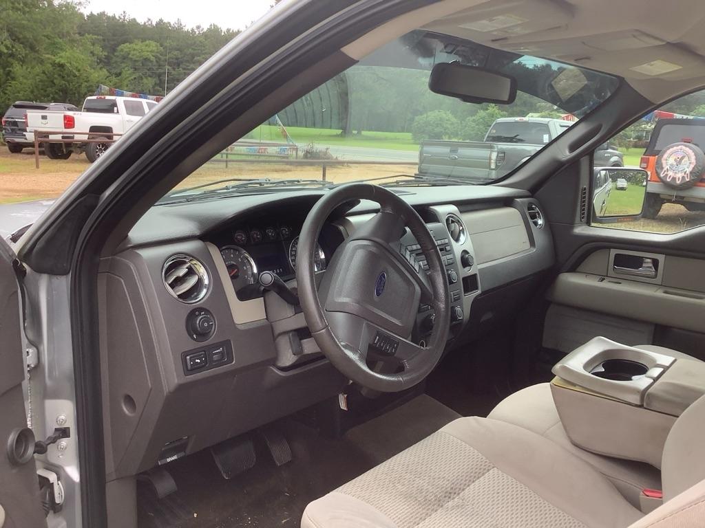 Ford F-150 XL SuperCrew 5.5-ft. Bed 2WD 2010