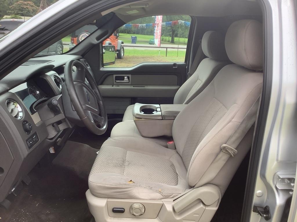 Ford F-150 XL SuperCrew 5.5-ft. Bed 2WD 2010