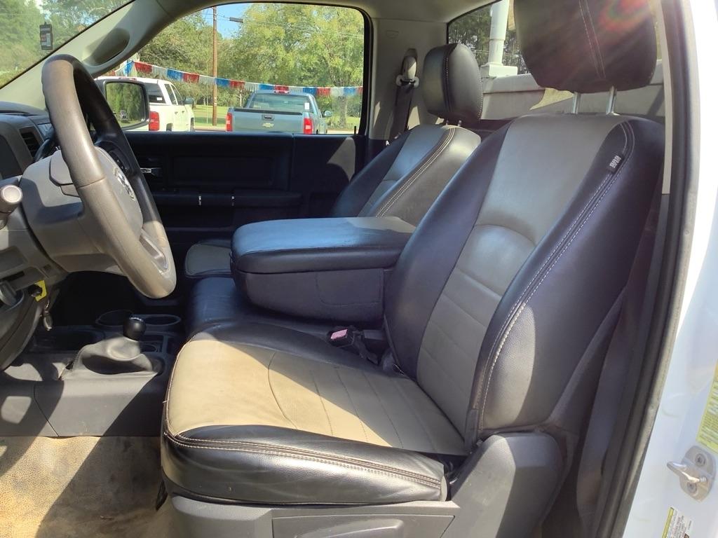 RAM 2500 ST 4WD 2012