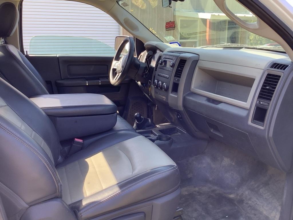 RAM 2500 ST 4WD 2012