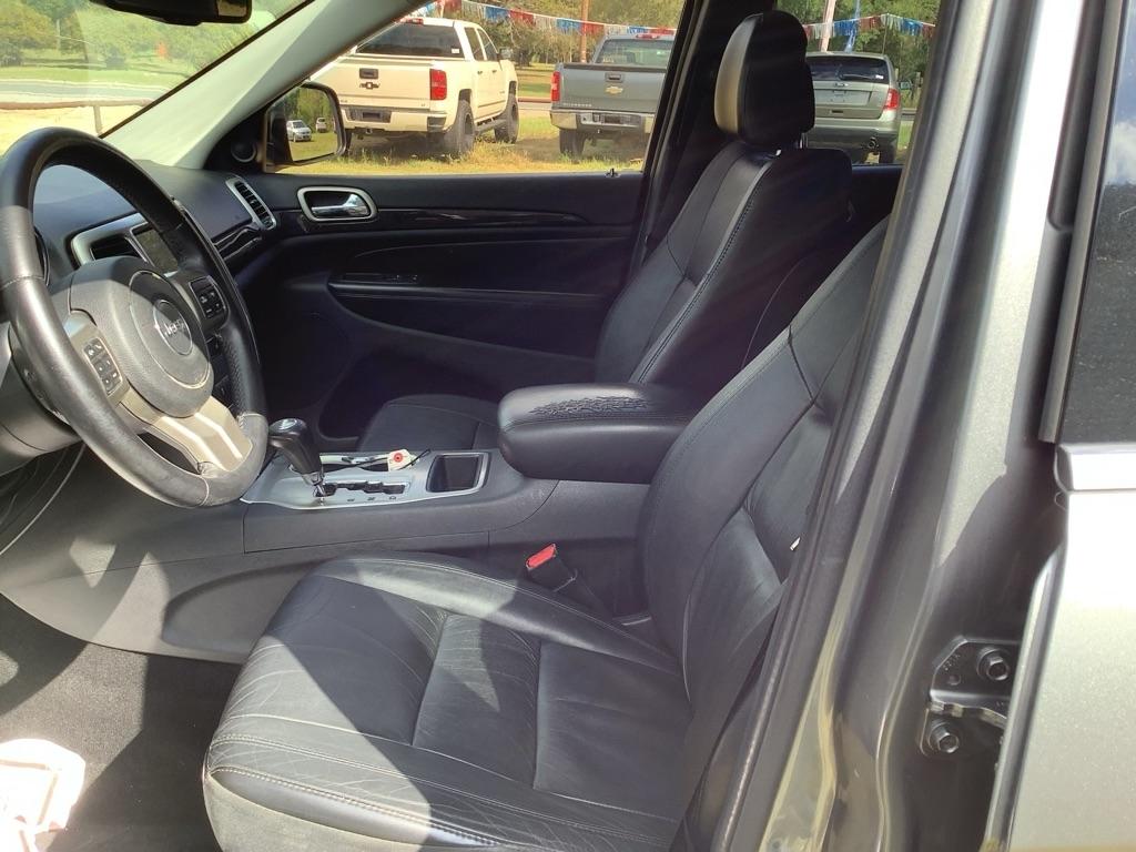 Jeep Grand Cherokee Laredo 2WD 2012
