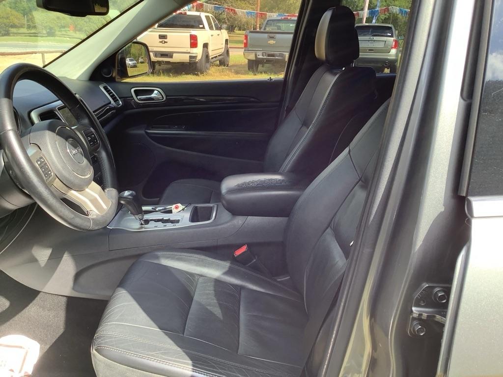 Jeep Grand Cherokee Laredo 2WD 2012