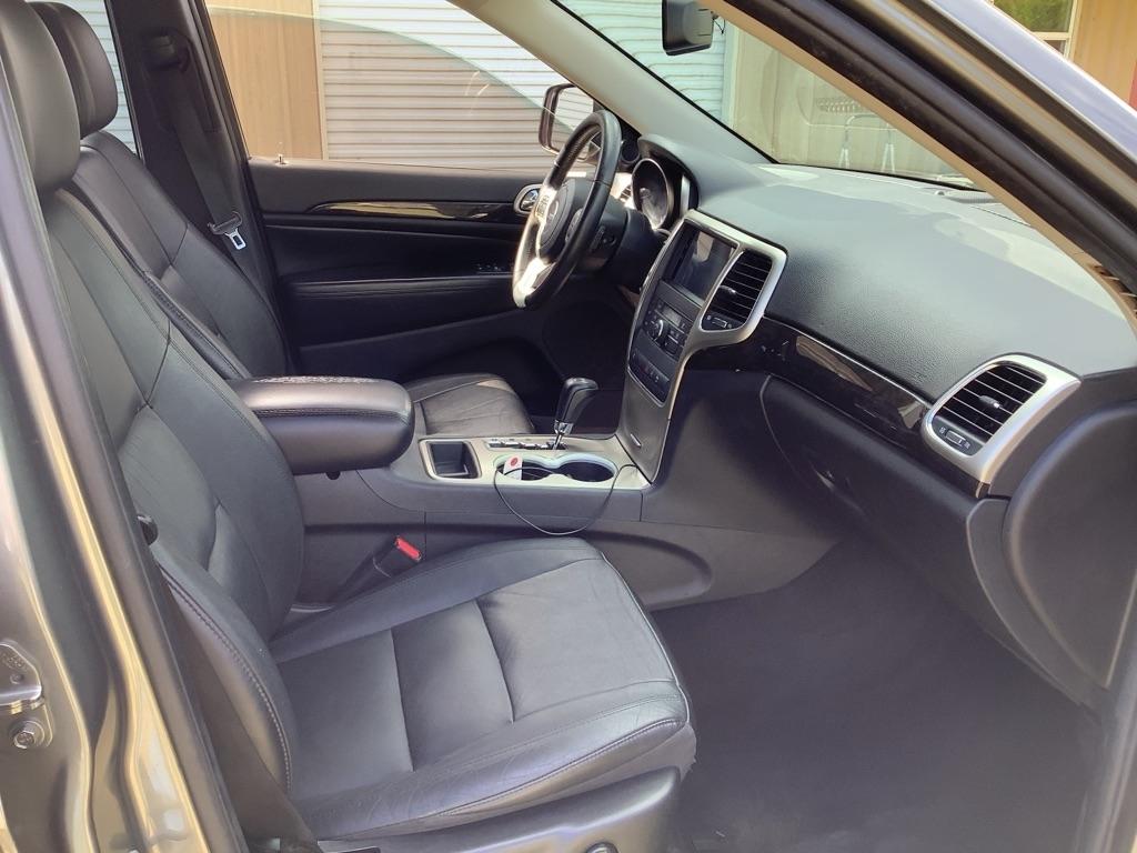 Jeep Grand Cherokee Laredo 2WD 2012