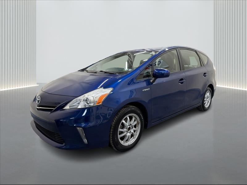 Toyota Prius v Two FWD