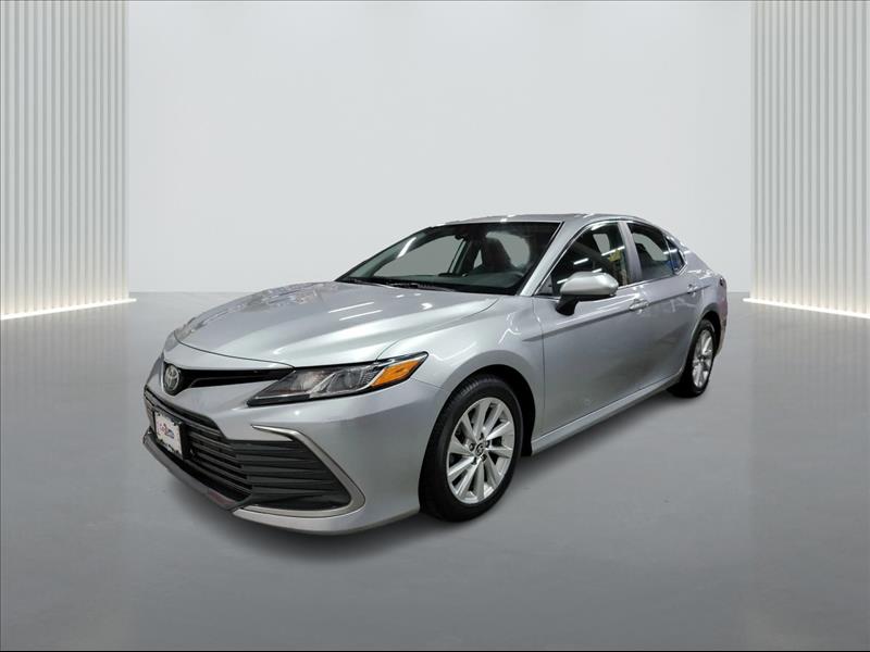 Silver 2023 Toyota Camry Sedan Front-Wheel Drive Automatic