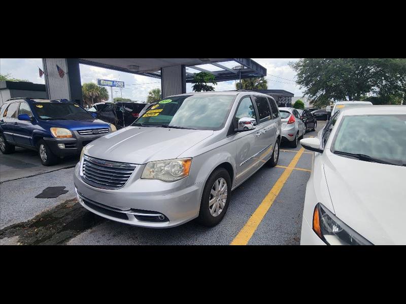 2011 Chrysler Town & Country Touring-L