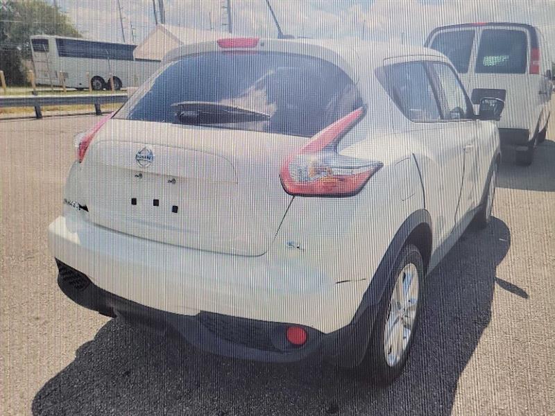 Nissan Juke S FWD 2015