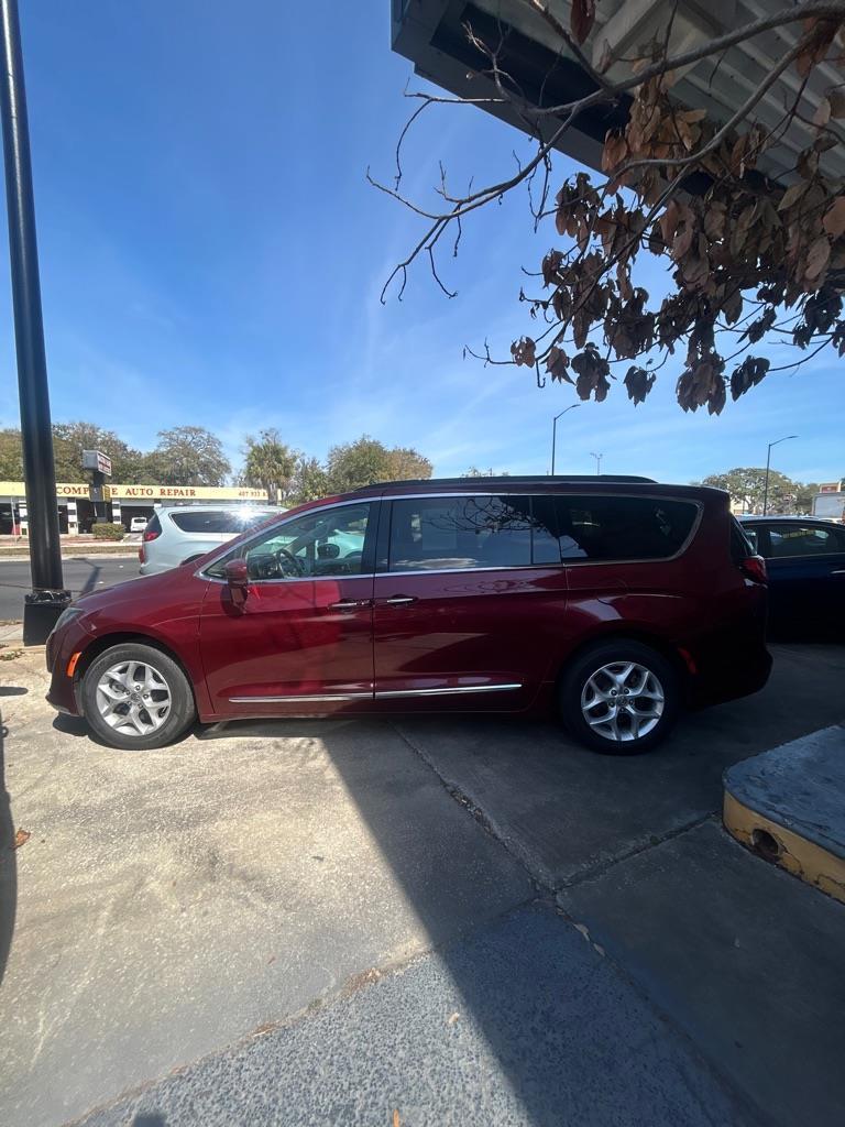 2017 Chrysler Pacifica Touring-L FWD